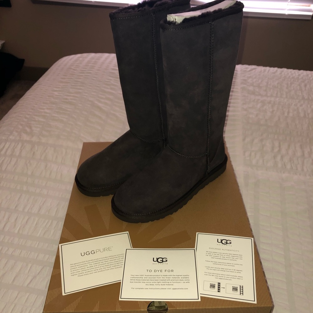 UGG Boots Classic Tall Chocolate *Brand New*